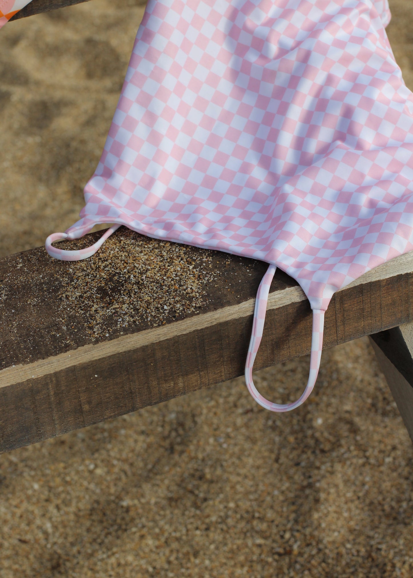 Bañador para surf y deportes. Calidad premium. Estampados originales. Marca Byron Colors.