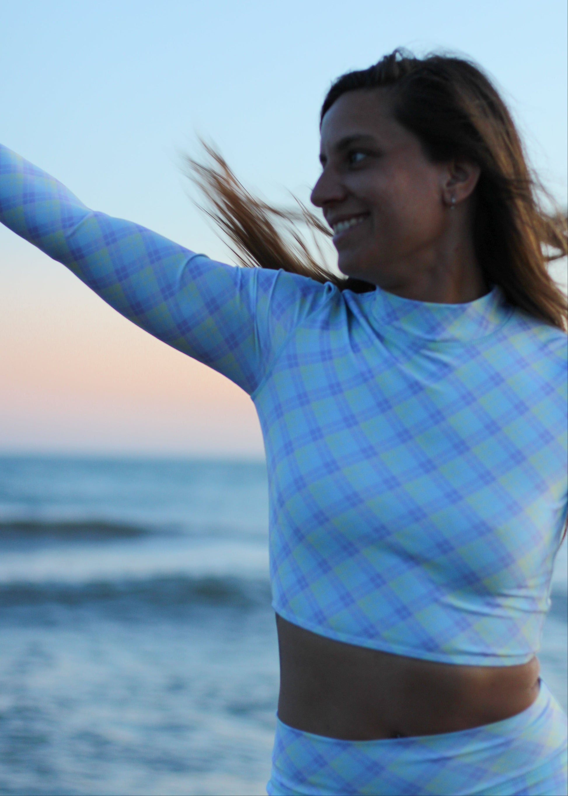 Licra de surf para mujer. Camiseta calidad premium. Estampas únicas. 